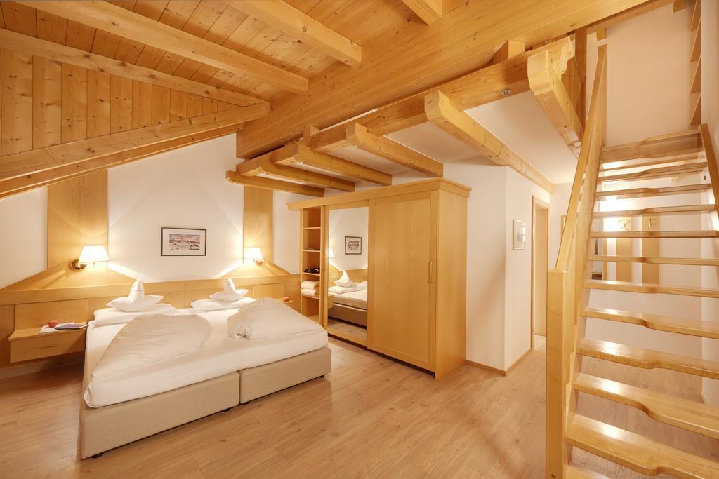 Hotel Goldene Rose Brunico Luaran gambar